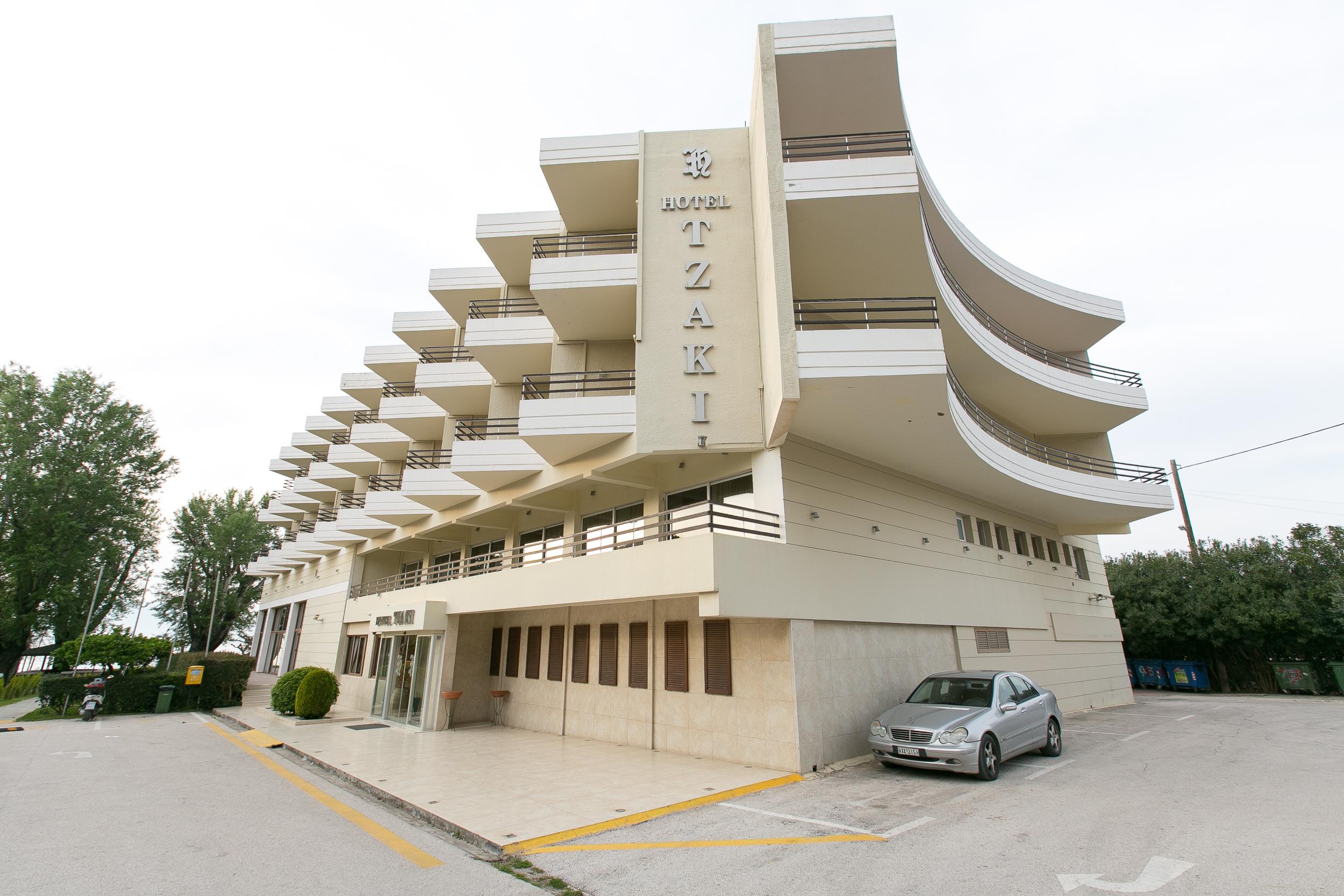 Tzaki Hotel & Restaurant Patras Exterior foto